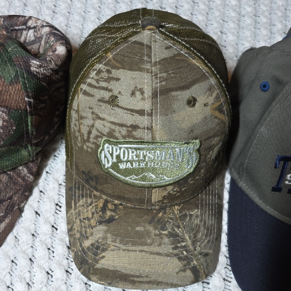 Sold As 1 Lot! Assorted Men's Camouflage and Logo Caps - Picture 8 of 9